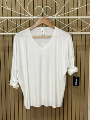 Camiseta básica escote pico blanca