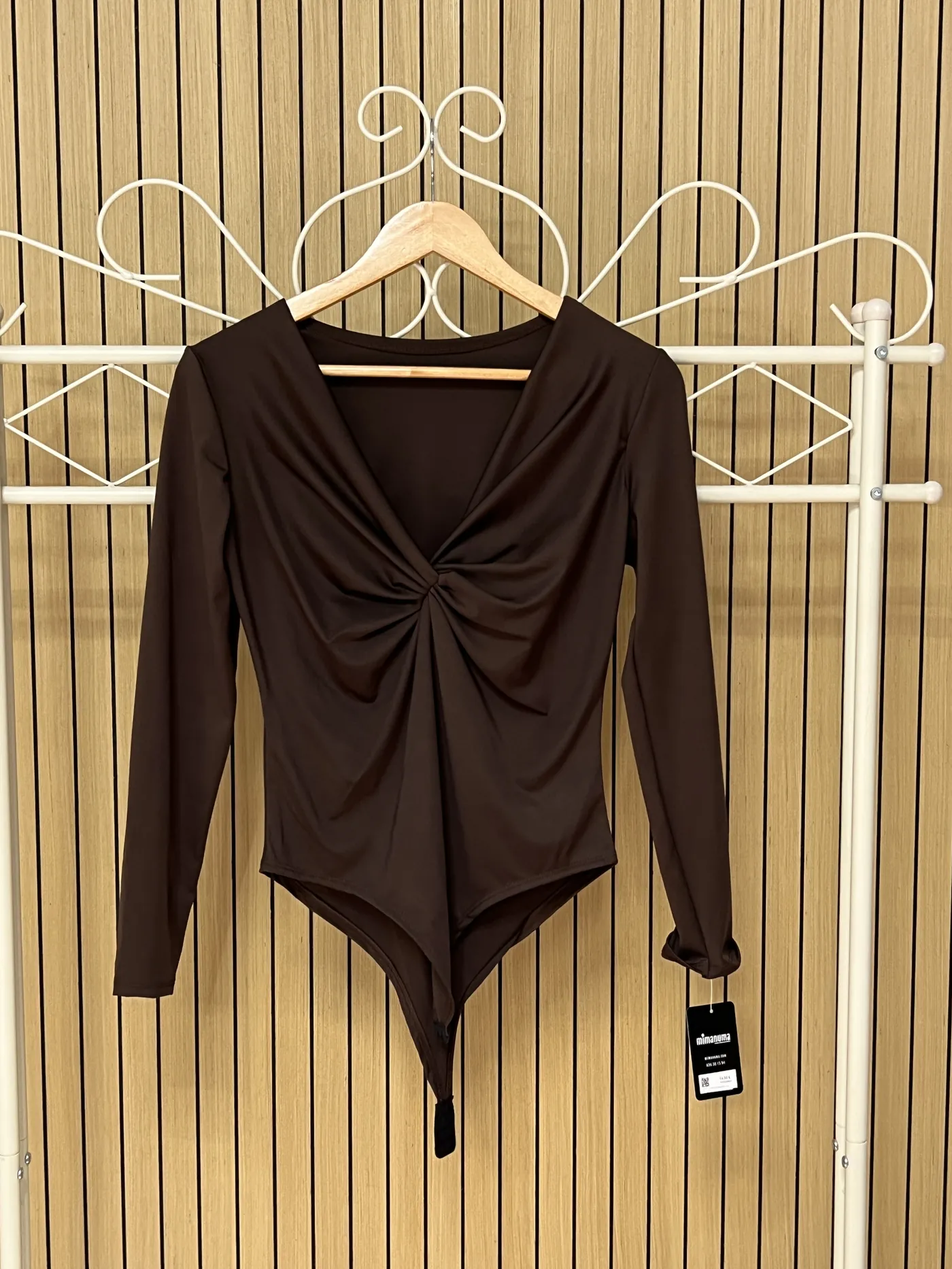 Body lycra con escote nudo chocolate