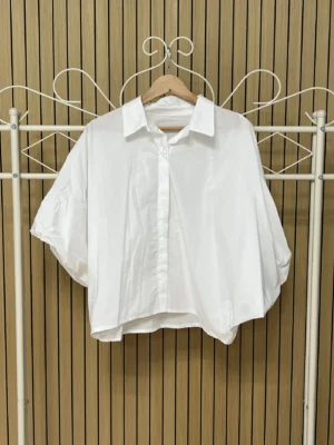Camisa manga murciélago manga fruncida blanca