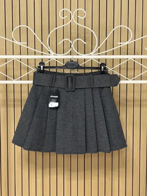 Falda pantalón tablas + cinturón gris