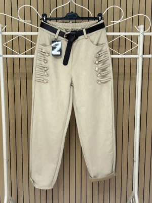 Pantalón antelina monfit botón coronel beige