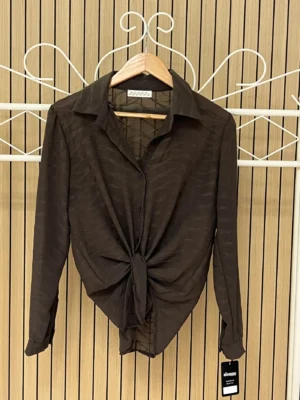 Camisa transparencia ondas relieve chocolate