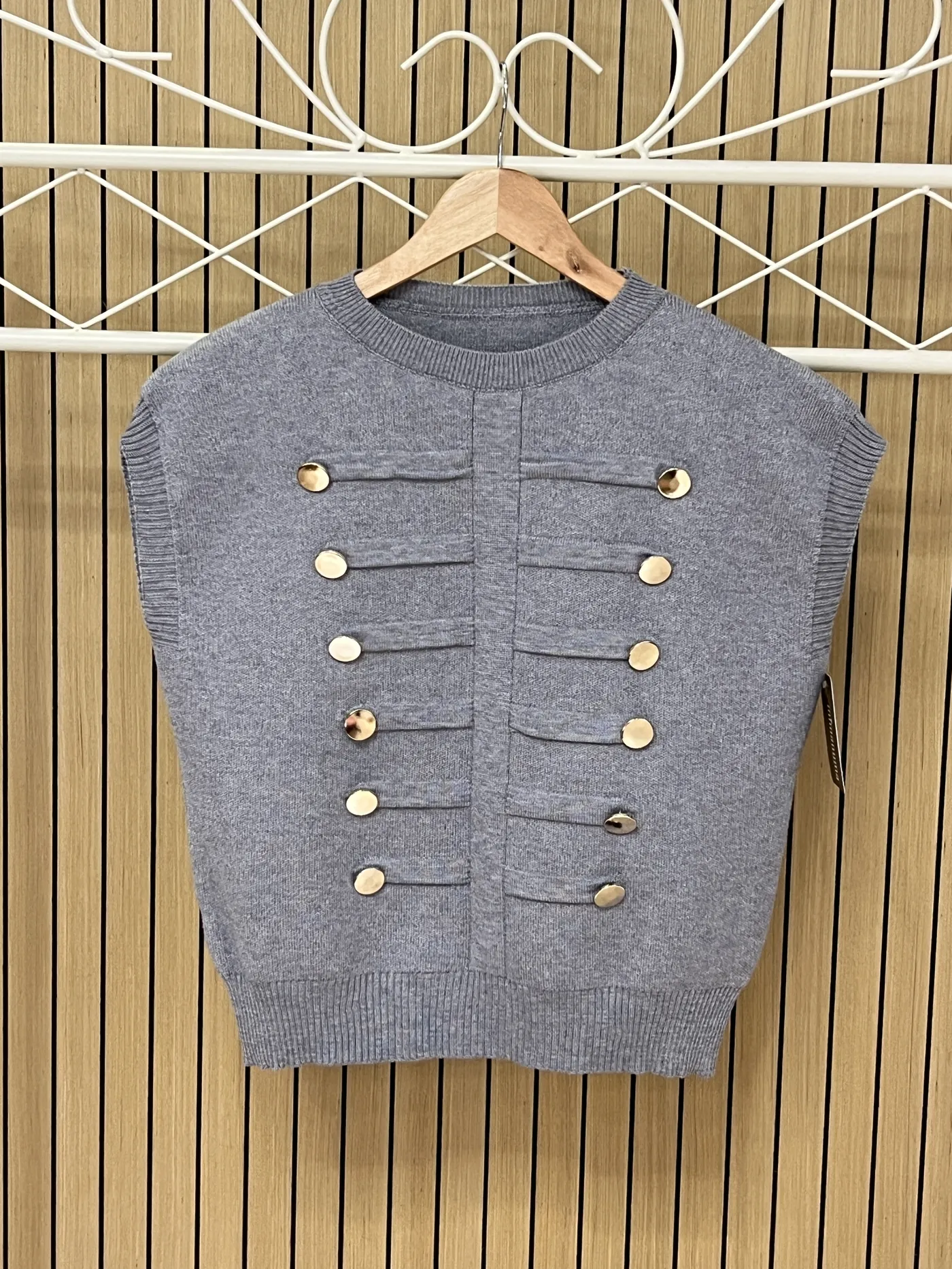 Chaleco de punto cerrado botones coronel gris