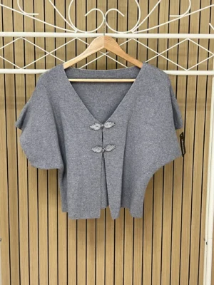 Chaqueta punto botón japonés gris