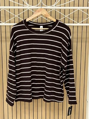 Jersey de punto a rayas chocolate y beige