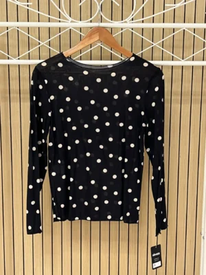 Camiseta tul lunares negra