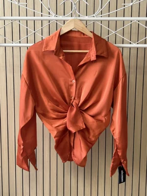Camisa raso lisa naranja