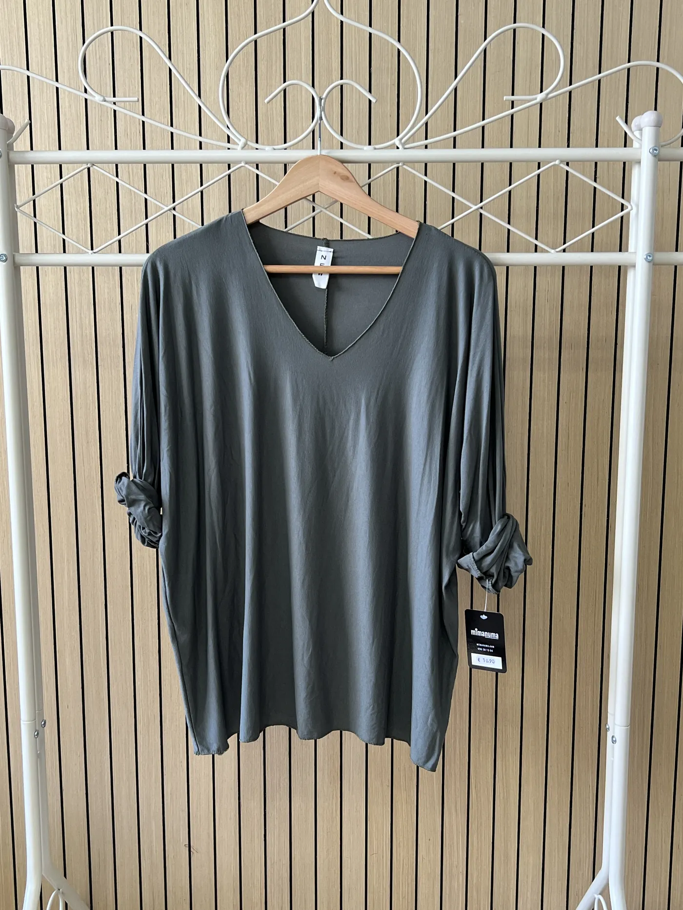 Camiseta básica escote pico verde