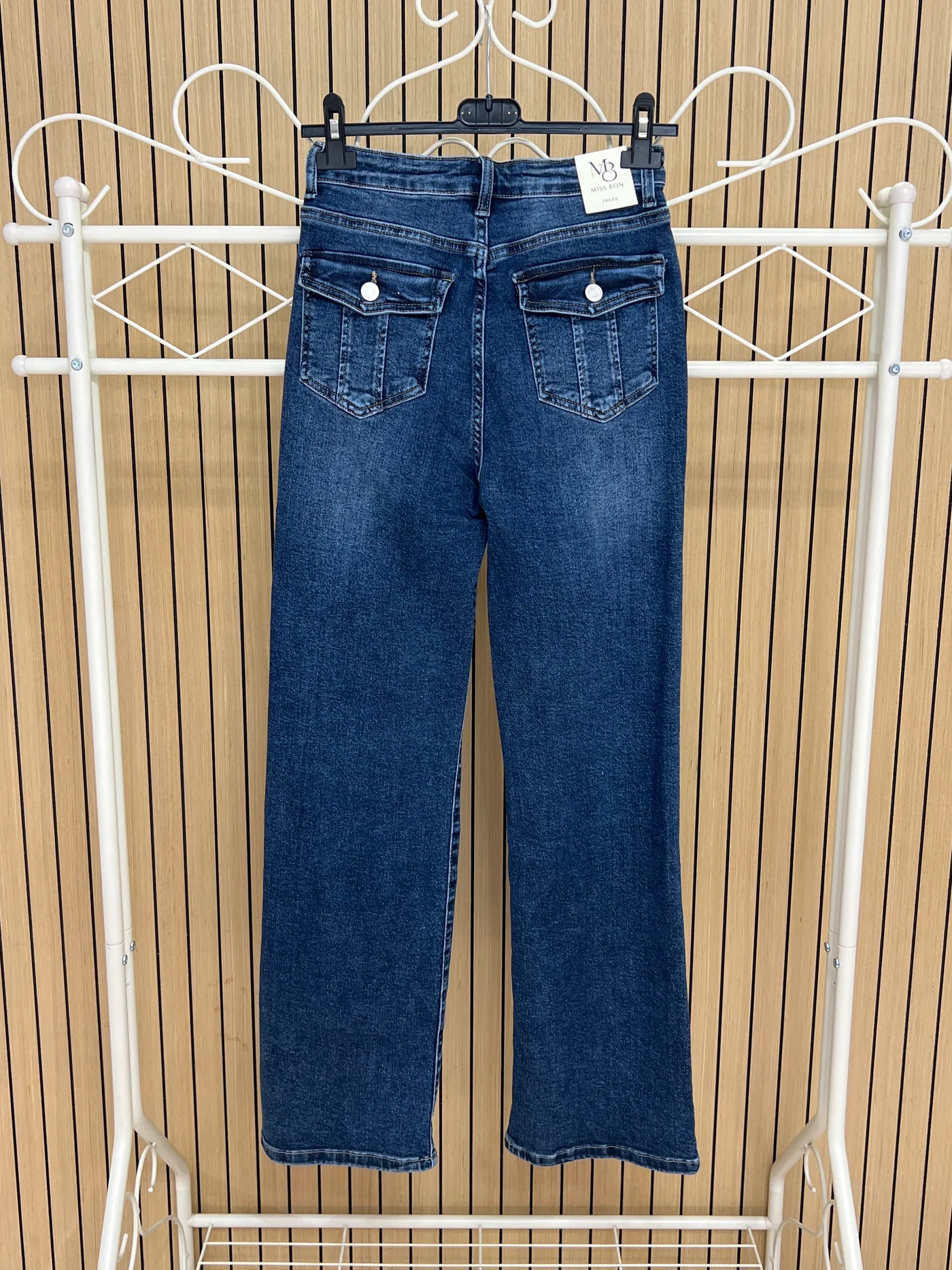 Pantalón vaquero pata recta bolsillos traseros azul oscuro - Imagen 2