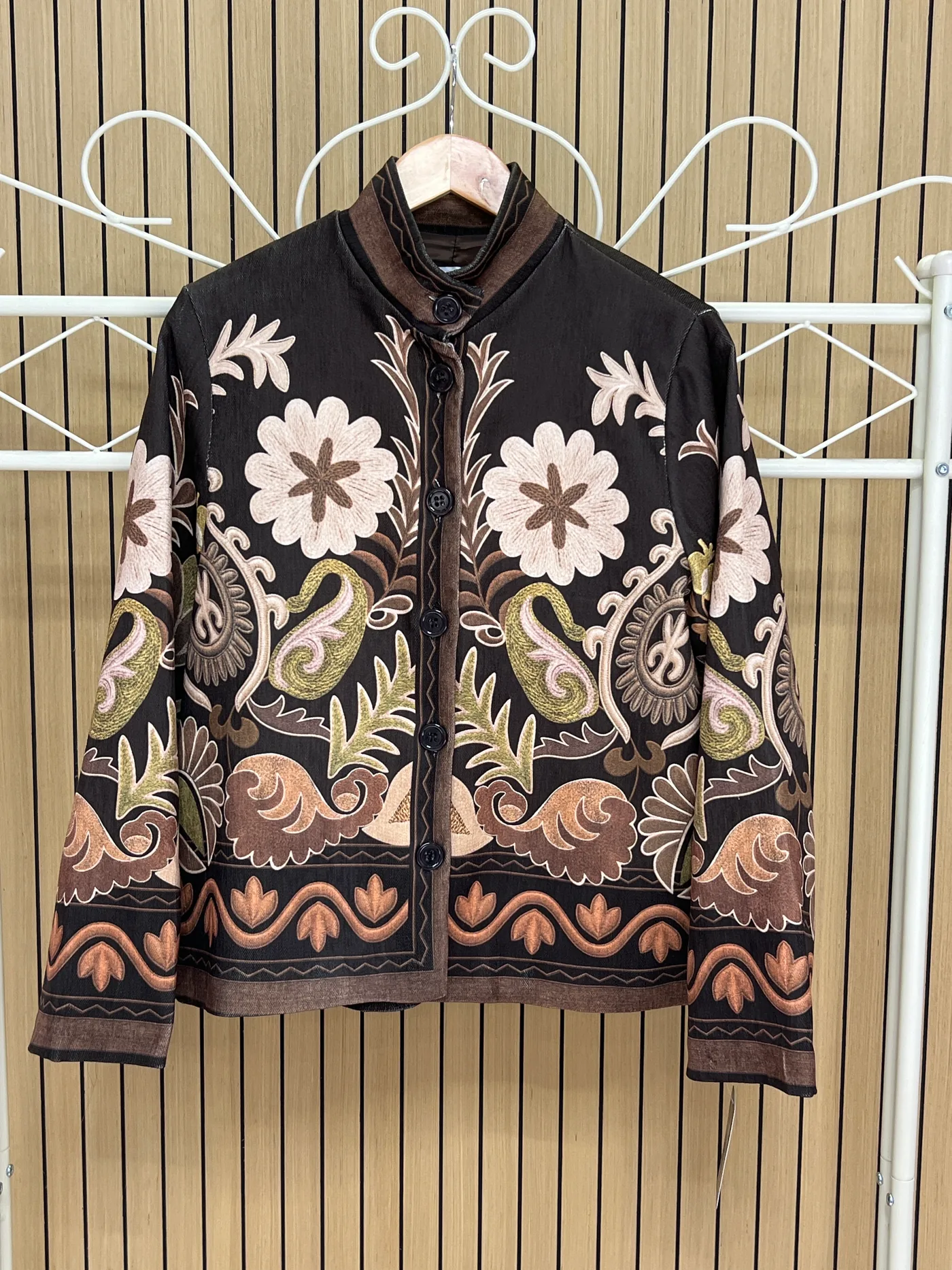 Chaqueta estampado floral marrón