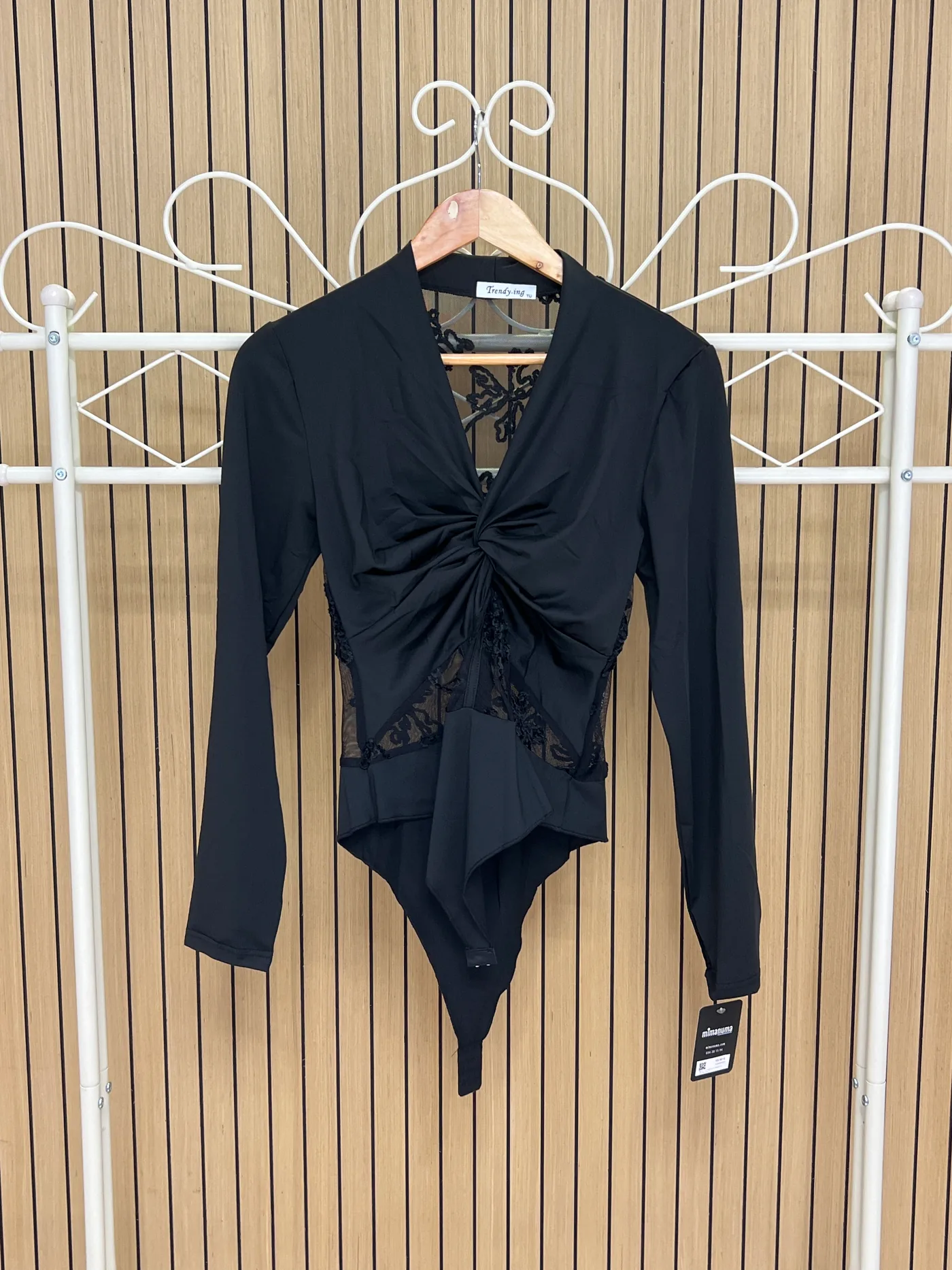 Body escote nudo espalda encaje negro