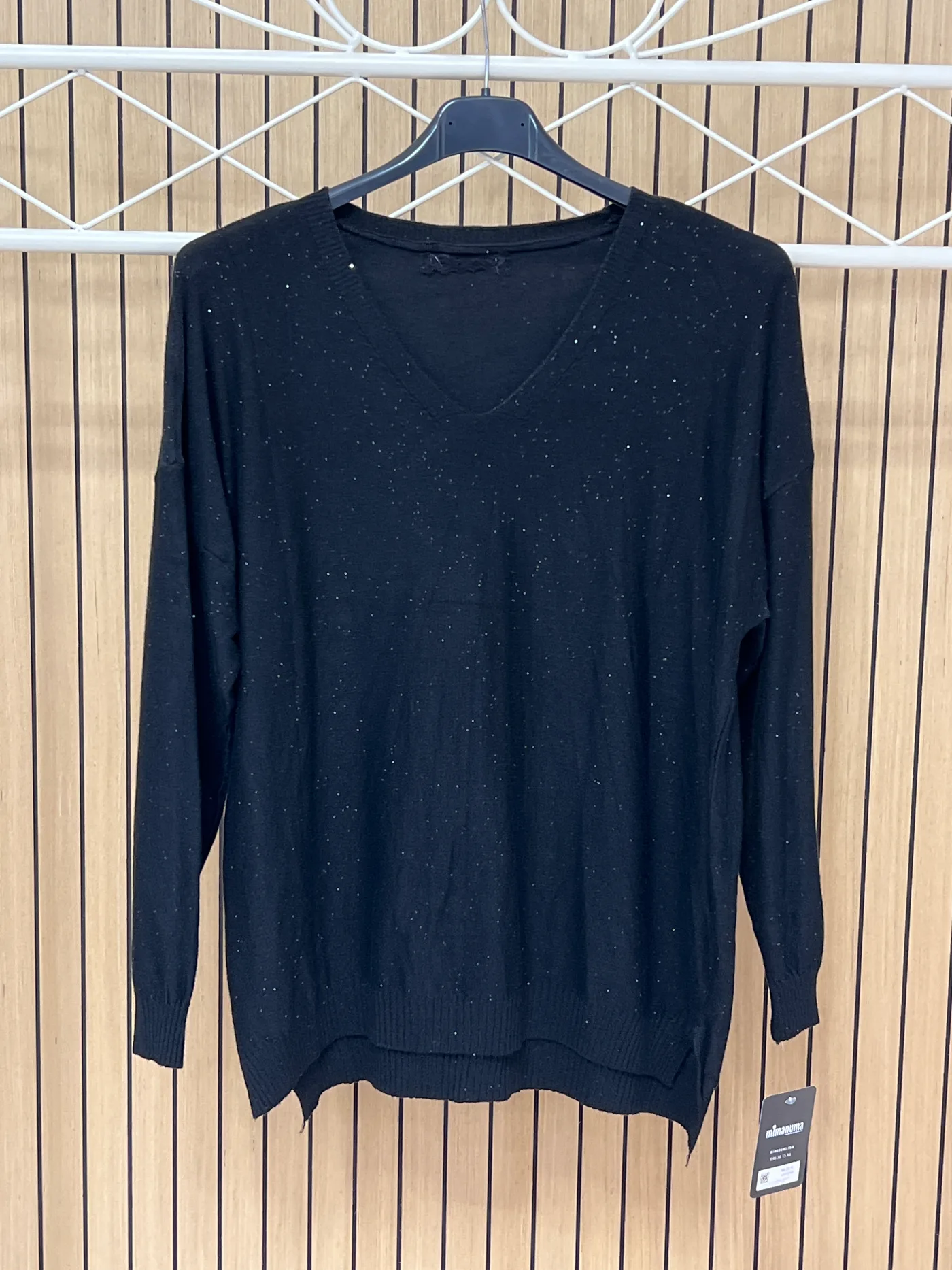 Jersey punto brillos manga larga escote pico negro