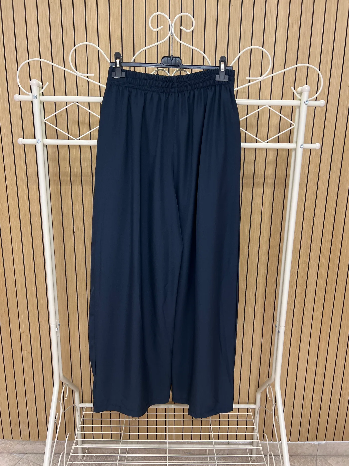 Pantalón palazzo cintura engomada con lazada azul marino - Imagen 2