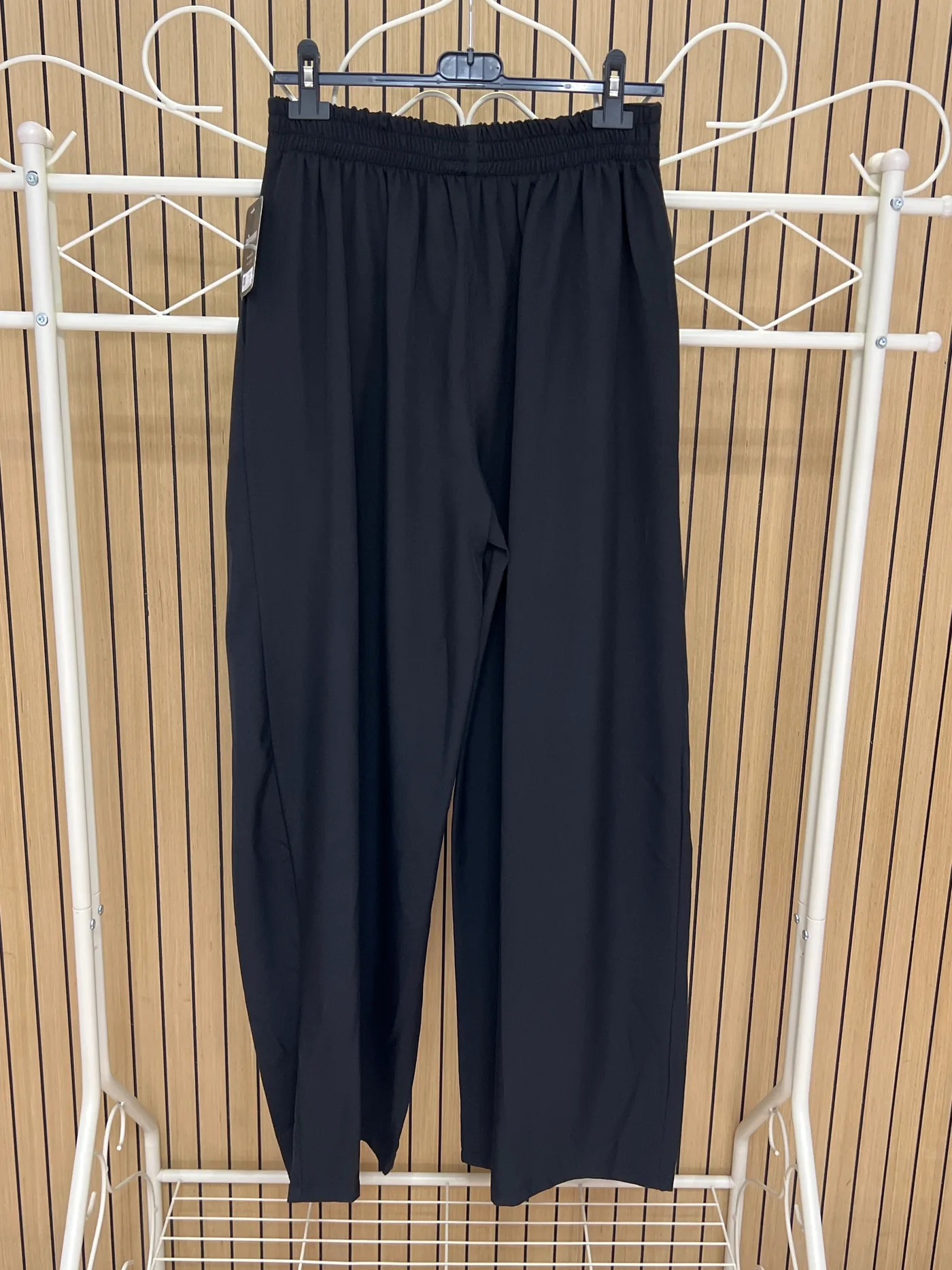 Pantalón palazzo cintura engomada con lazada negro - Imagen 2