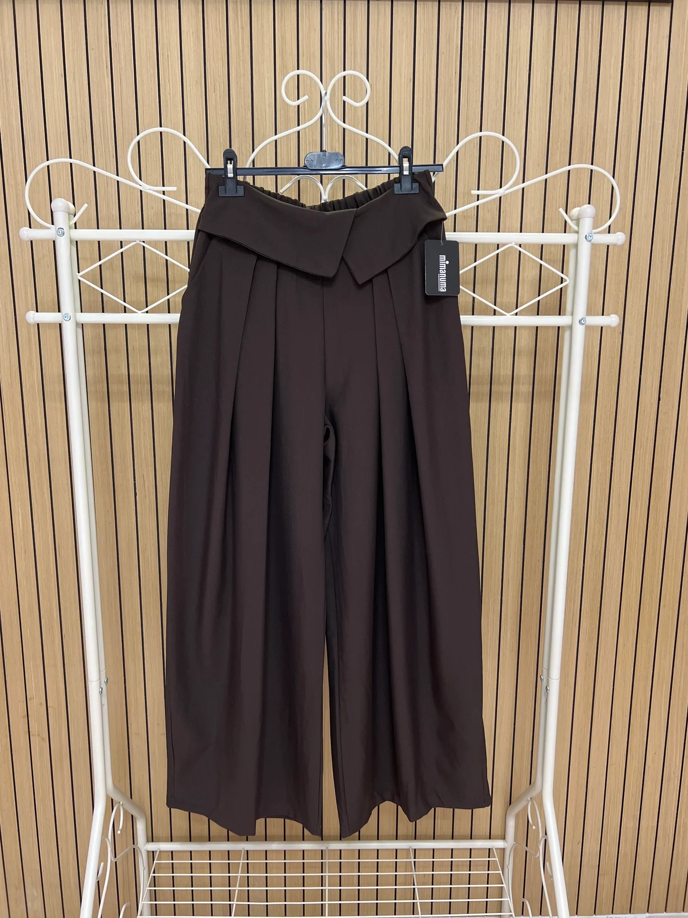 Pantalón palazzo cintura engomada y vuelta chocolate