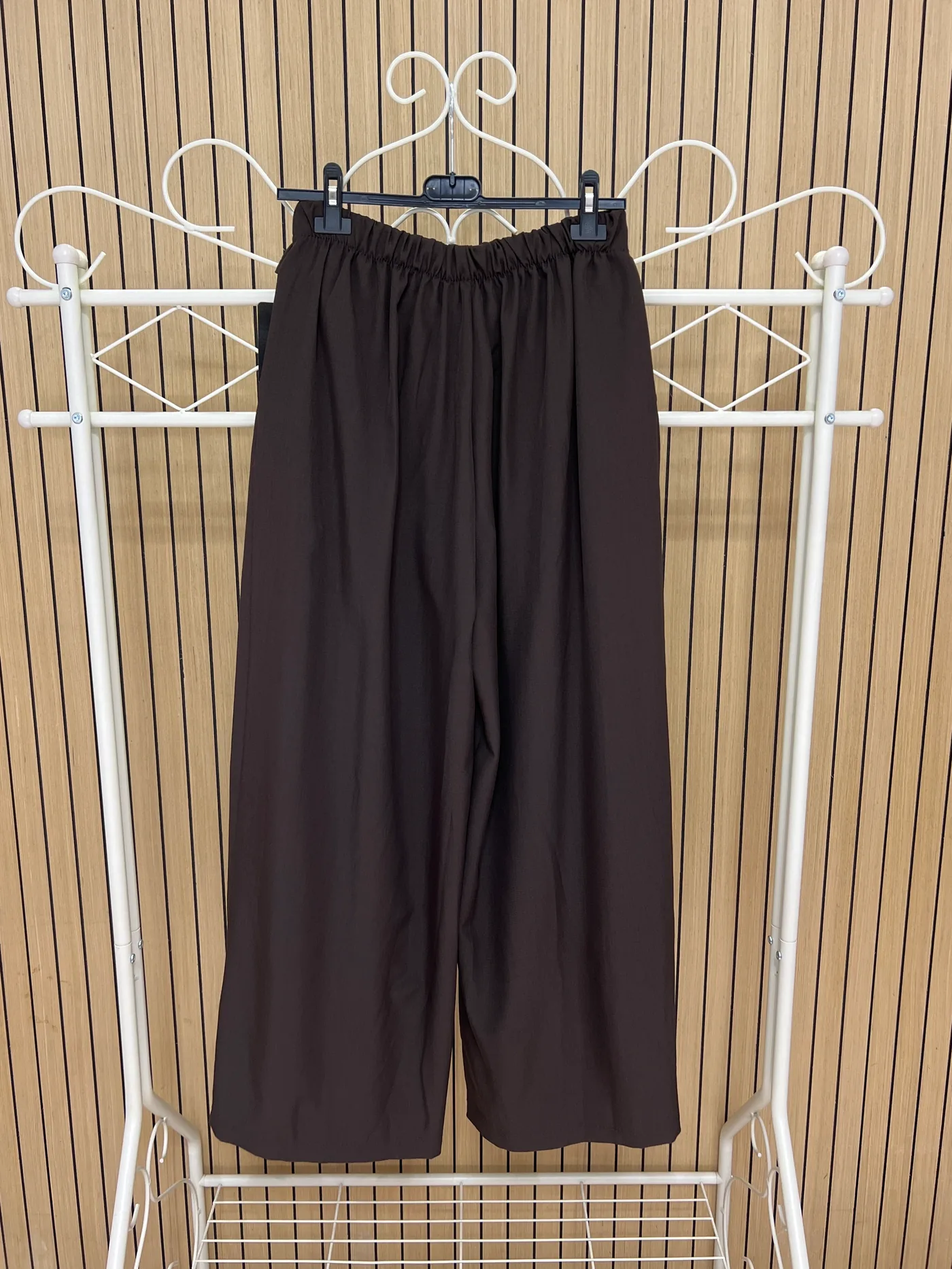Pantalón palazzo cintura engomada y vuelta chocolate - Imagen 2