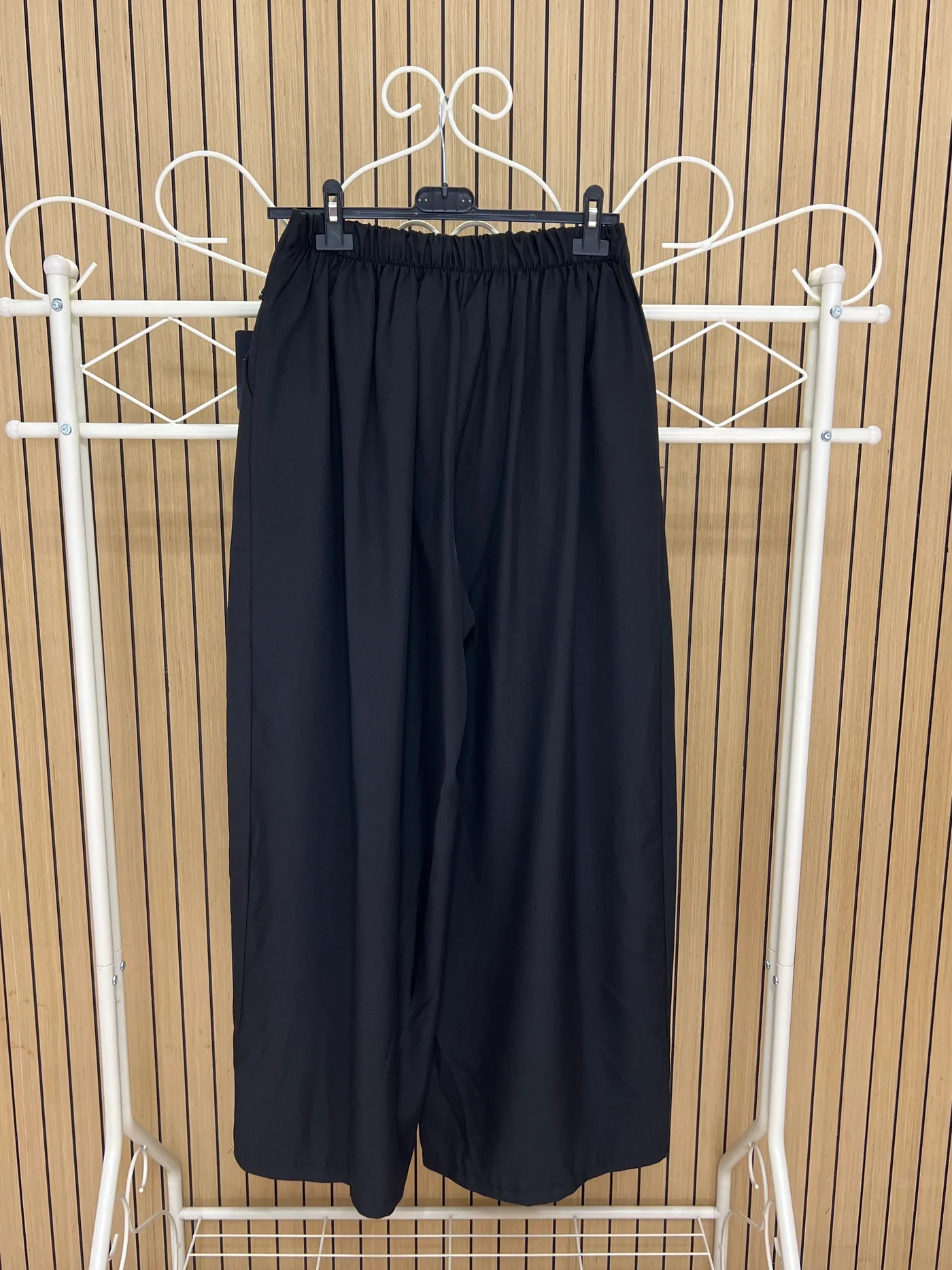 Pantalón palazzo cintura engomada y vuelta negro - Imagen 2