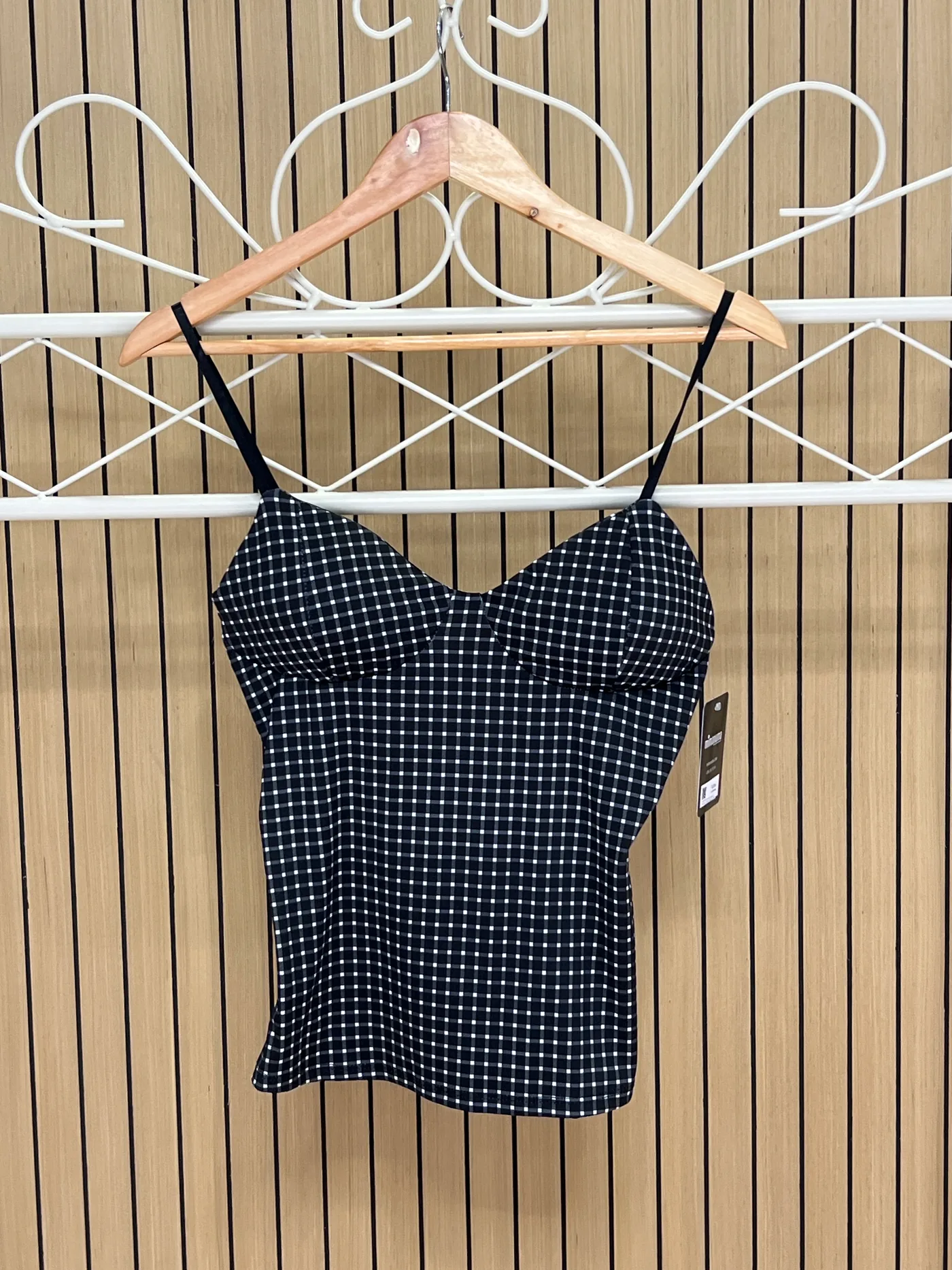 Camiseta lycra tirantes con cascos cuadros negra y blanca