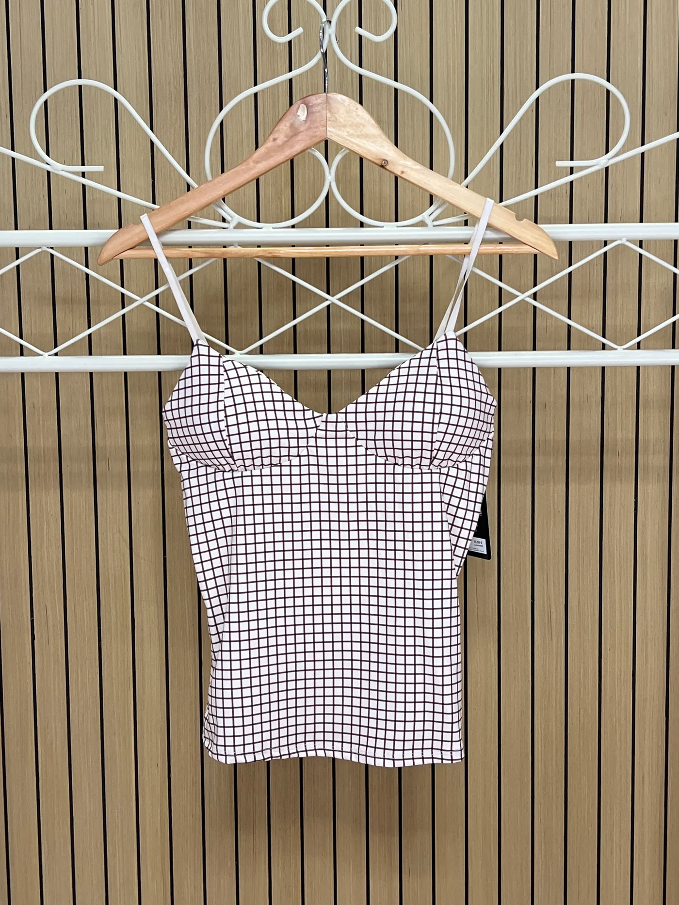 Camiseta lycra tirantes con cascos cuadros chocolate y beige