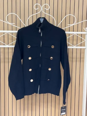 Chaqueta punto cremayera con botones negro