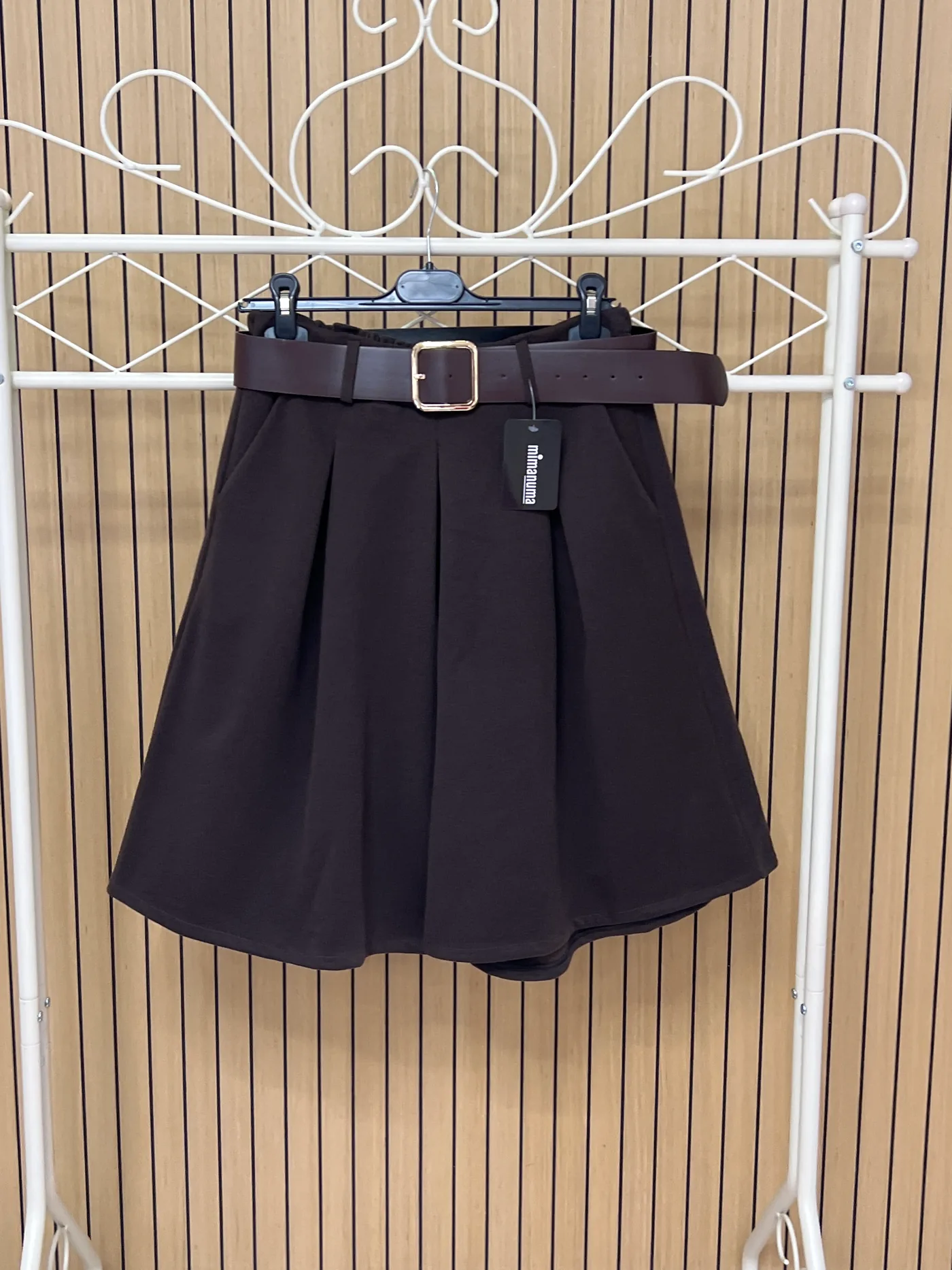 Pantalón pirata afelpado con cinturón chocolate