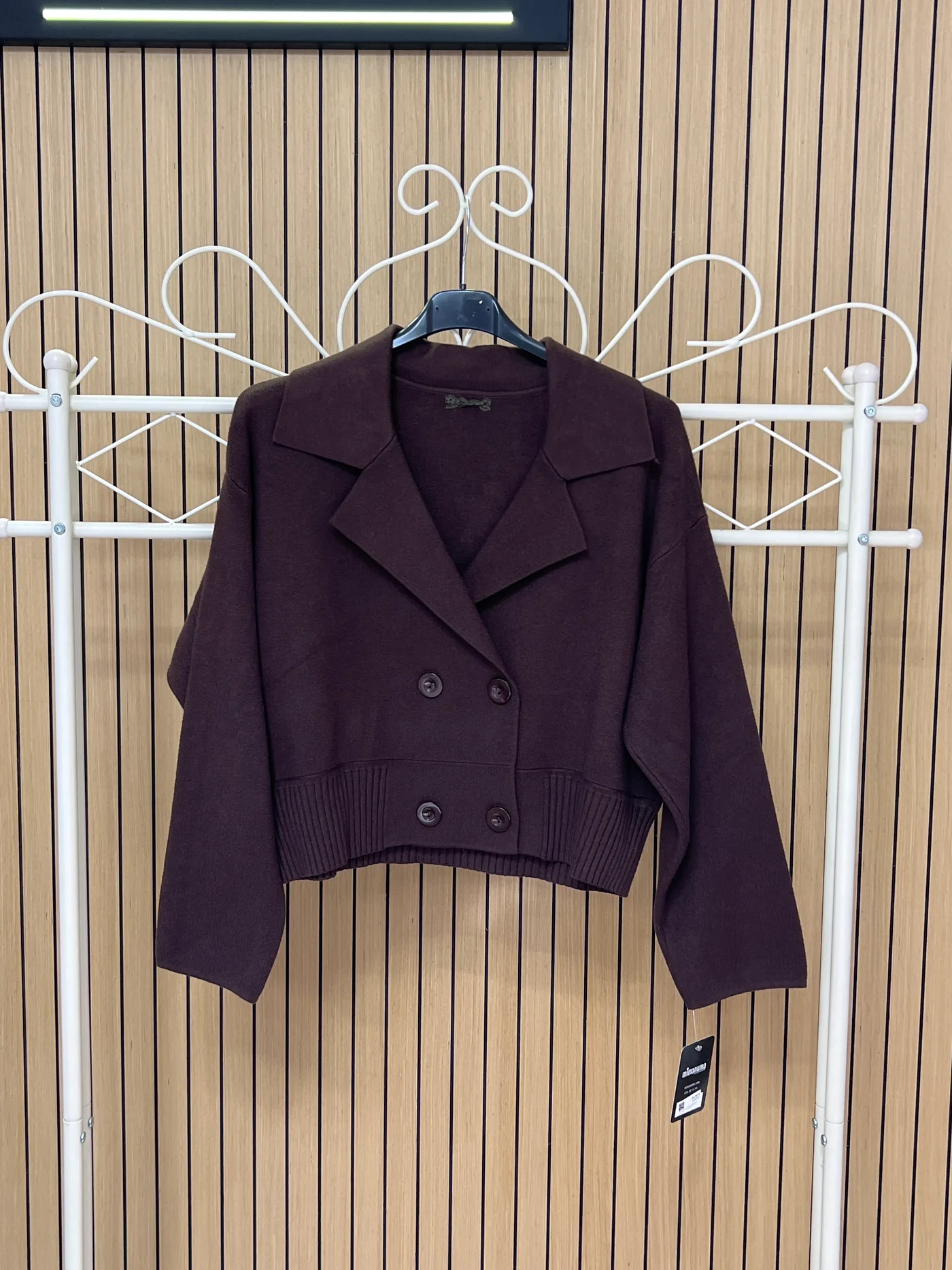 Chaqueta punto solapas 4 botones chocolate