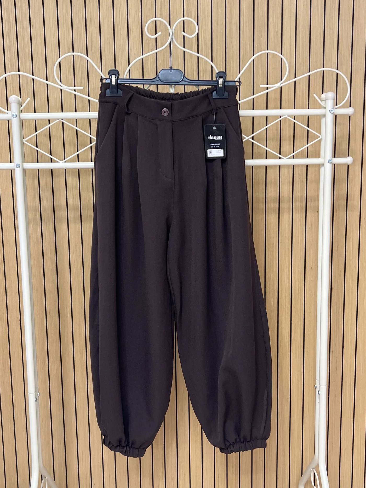 Pantalón globo tela pinzas chocolate