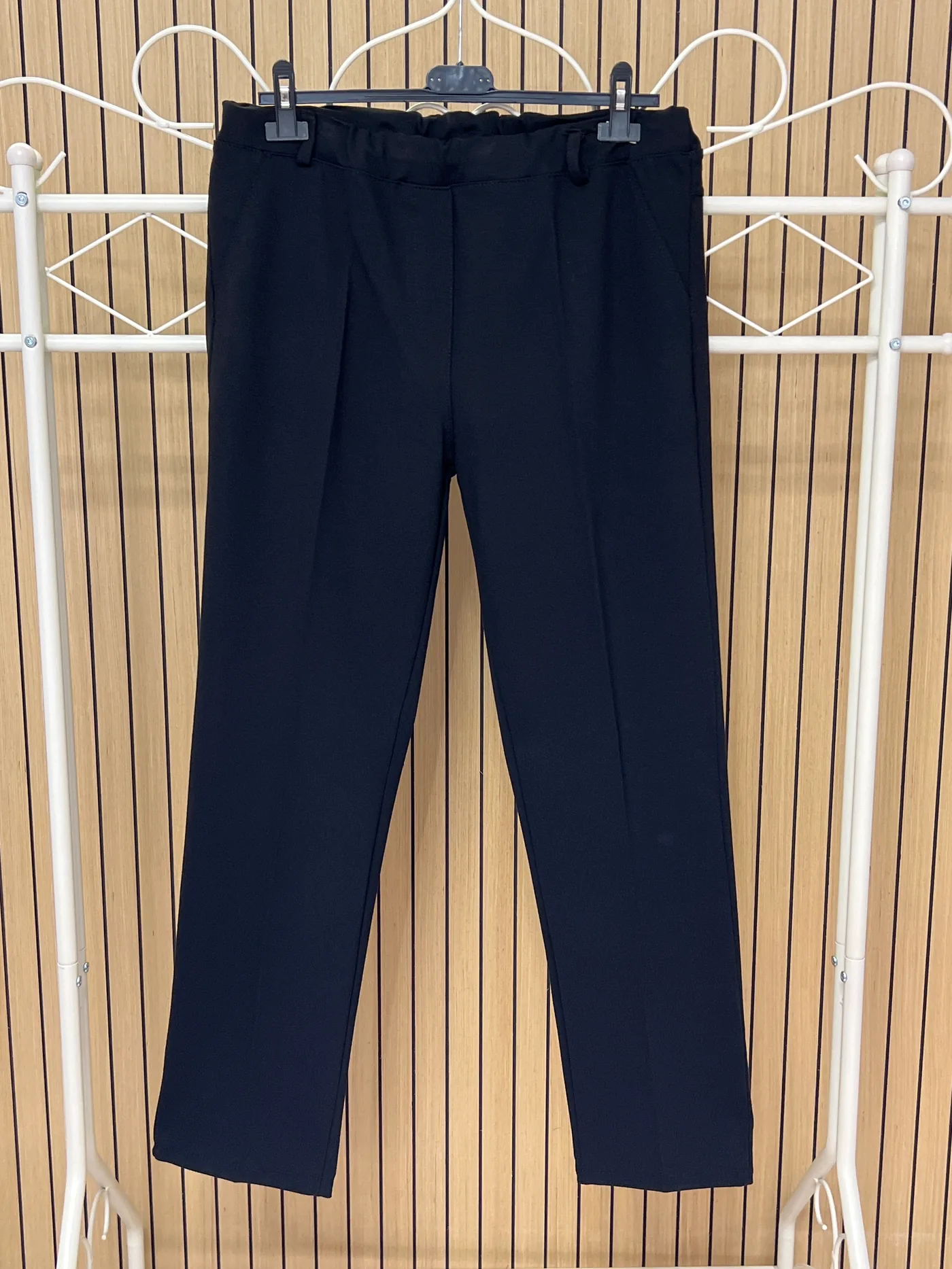 Pantalón elástico negro
