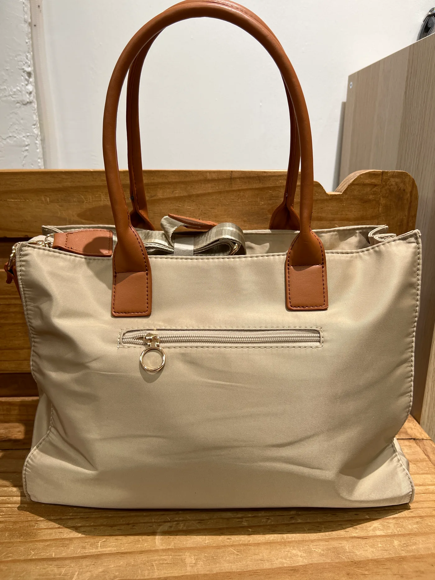 Bolso universitario beige - Imagen 2