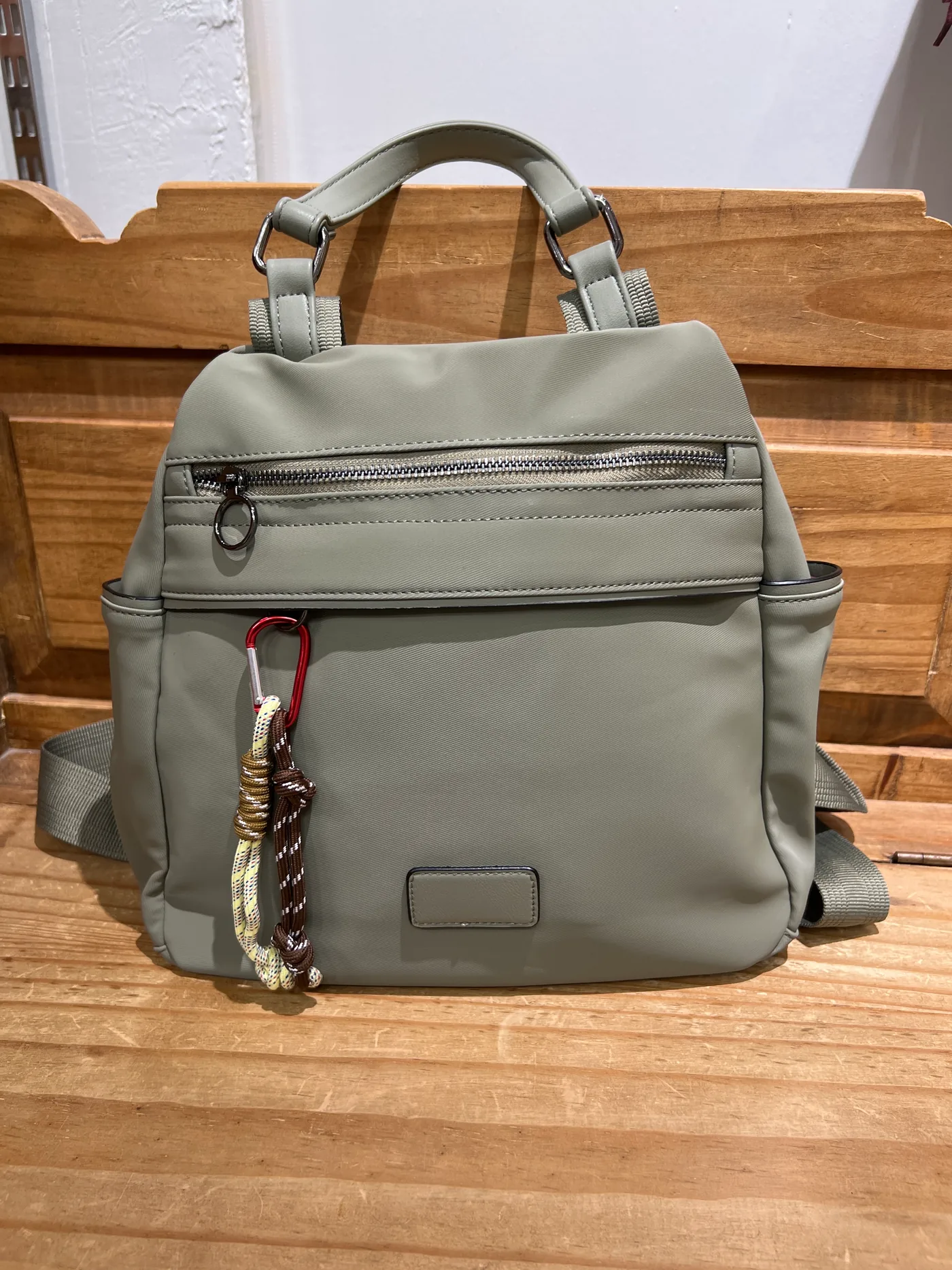 Mochila anti robo verde