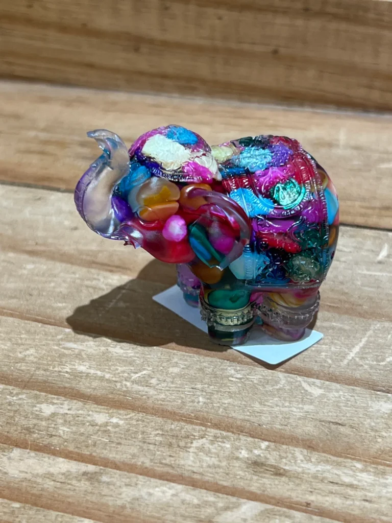 Elefante piedras colores
