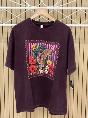 Camiseta manga corta algodón lavado piedra granate tigre