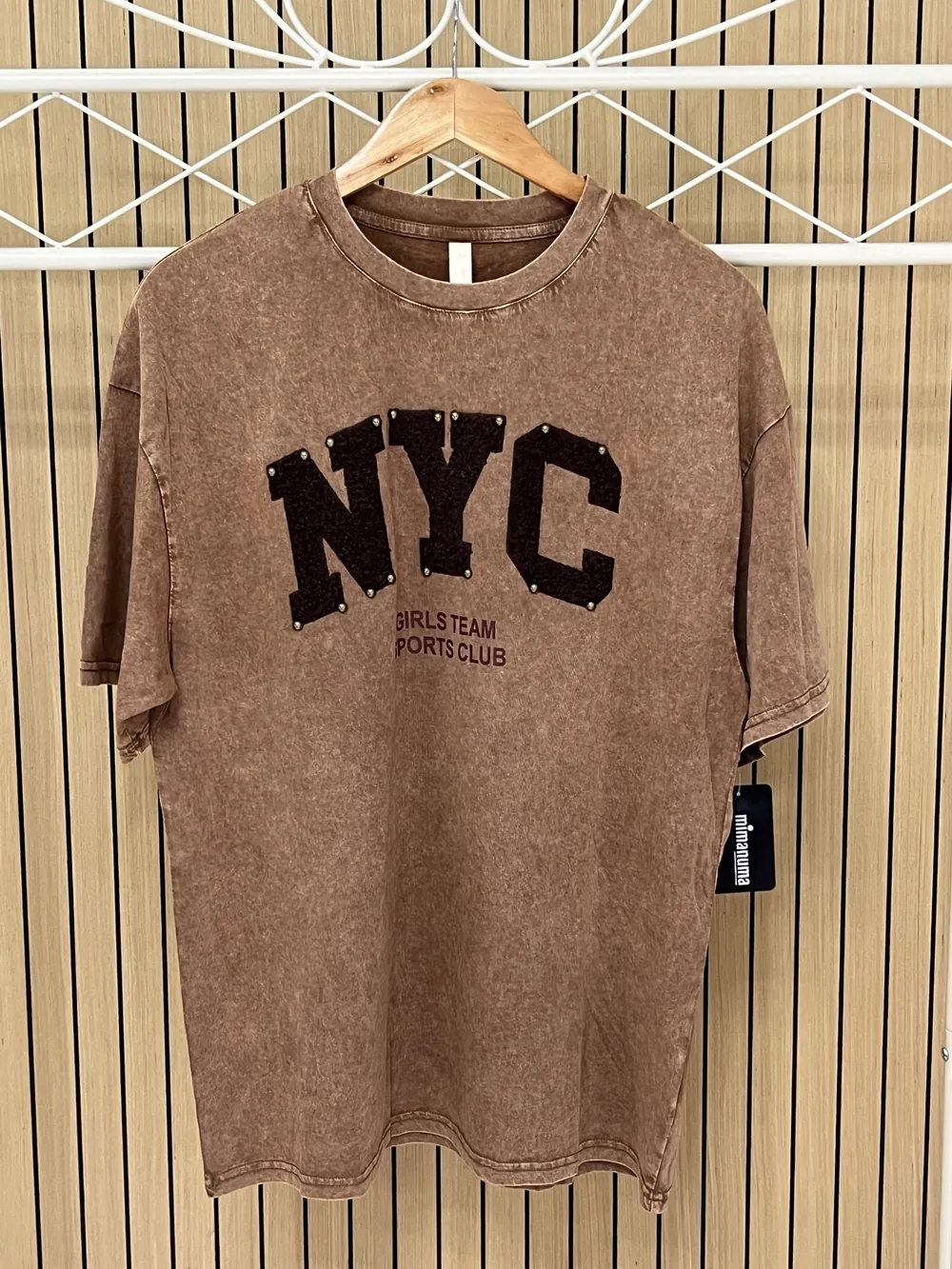 Camiseta manga corta algodón lavado piedra marrón nyc
