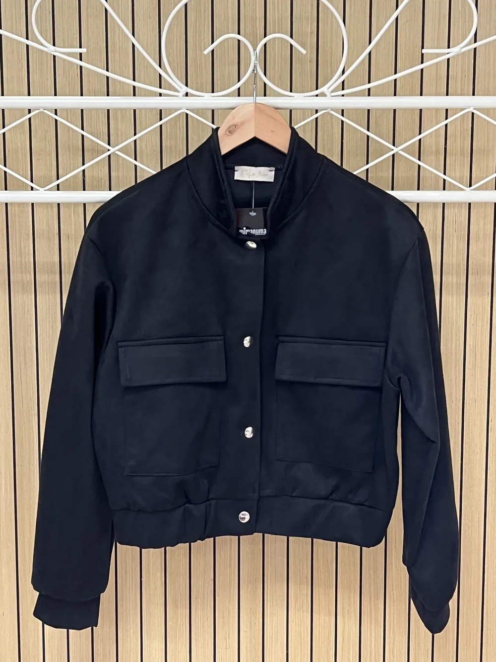 Bomber antelina negra
