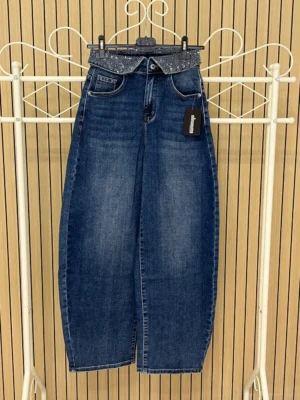 Pantalón vaquero globo cintura doblada piedras