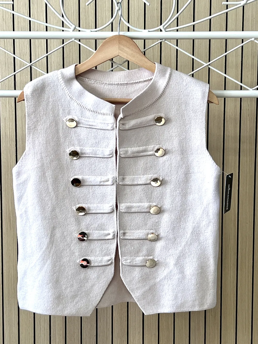 Chaleco de punto con con botones coronel beige