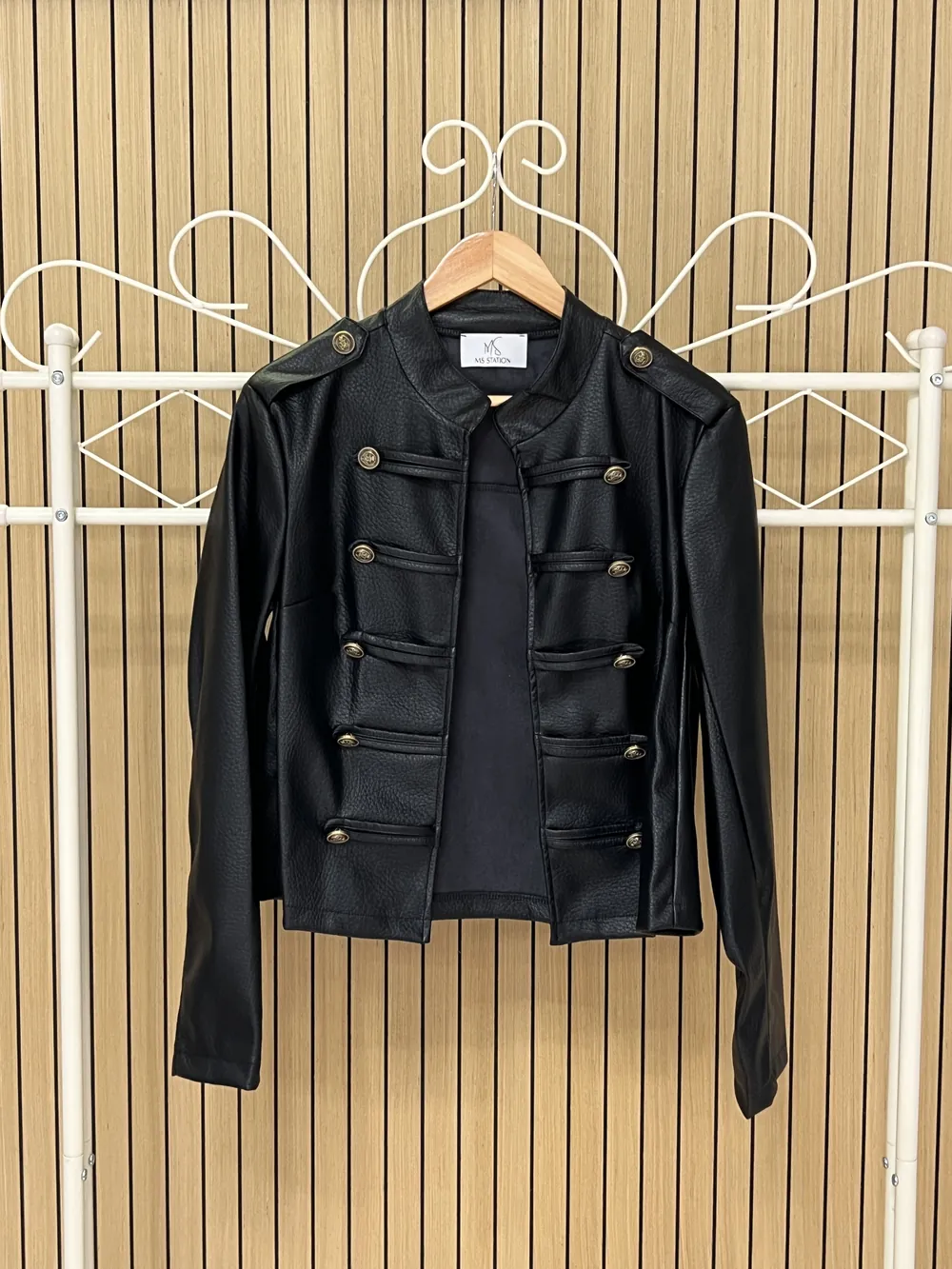Chaqueta polipiel botones coronel negra